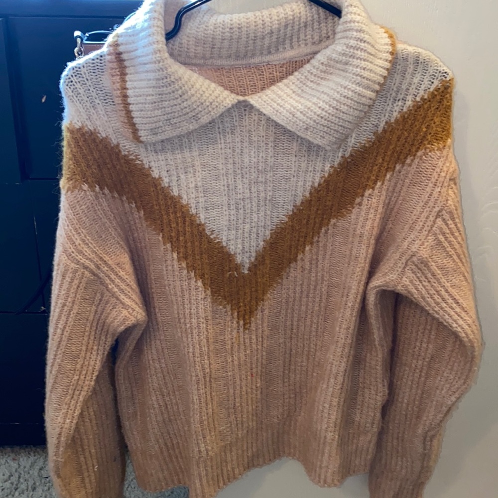 V neck collared sweater with cute pattern